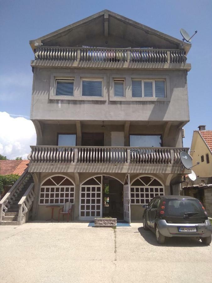 Buric Rooms Niksic Exterior foto