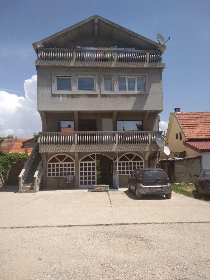 Buric Rooms Niksic Exterior foto